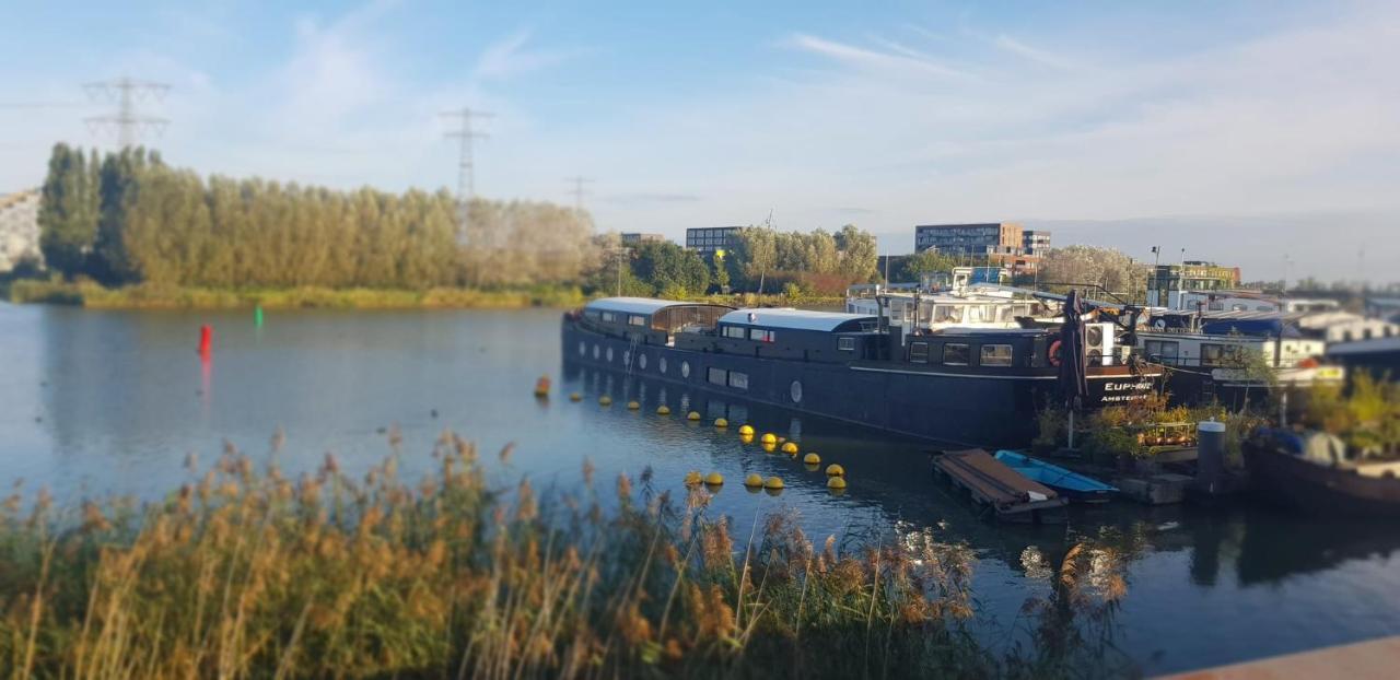 Hotel Euphrate Houseboat Amsterdam Esterno foto