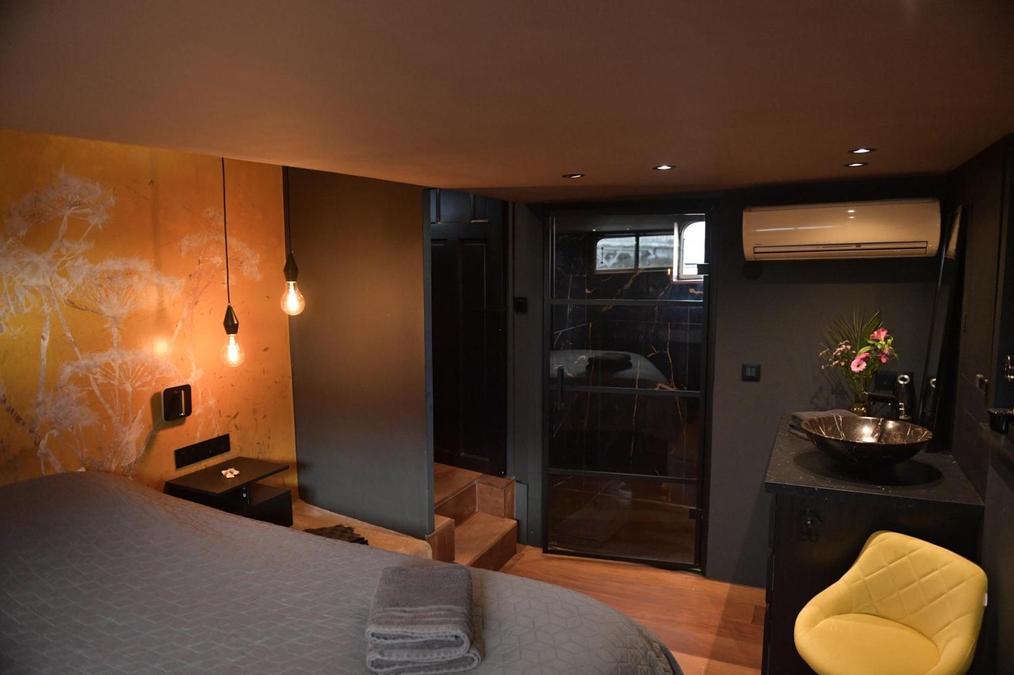 Hotel Euphrate Houseboat Amsterdam Esterno foto