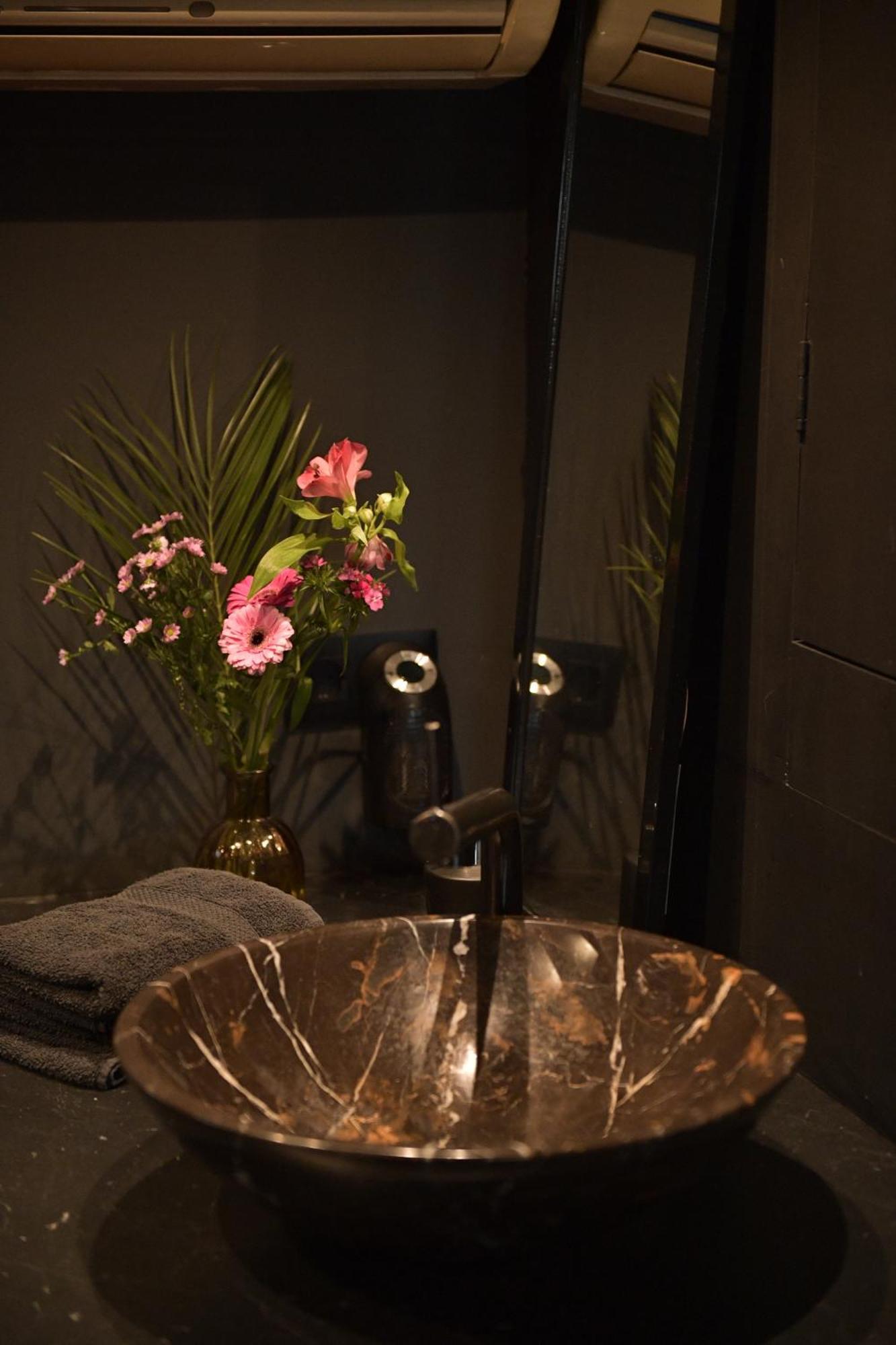 Hotel Euphrate Houseboat Amsterdam Esterno foto